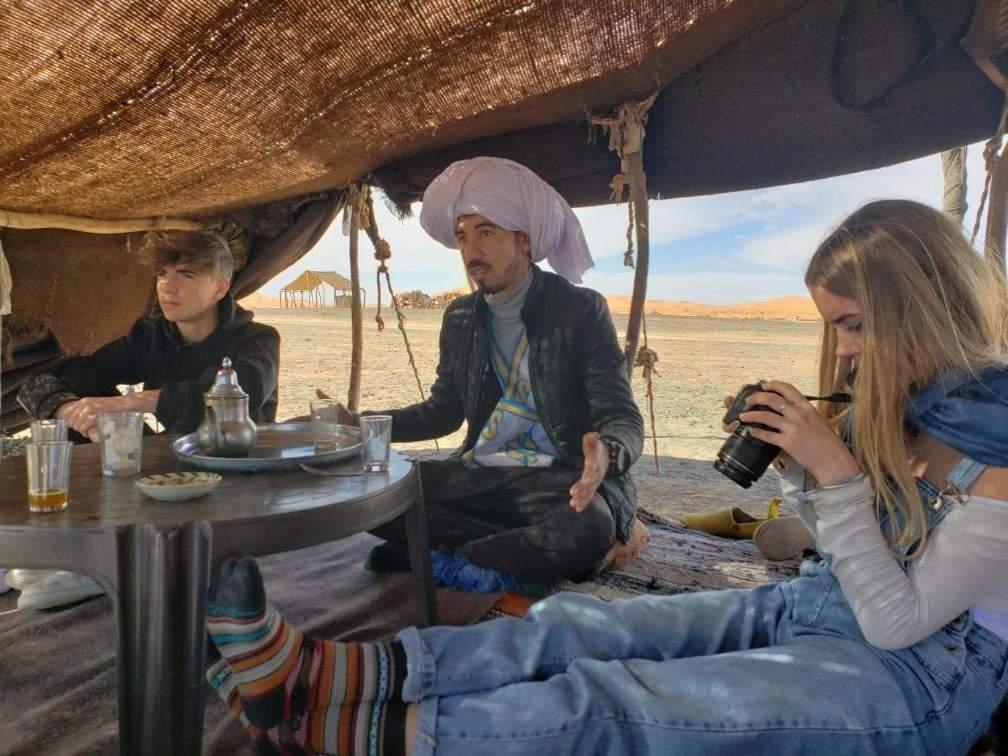 Отель Sahara House Мерзуга Экстерьер фото