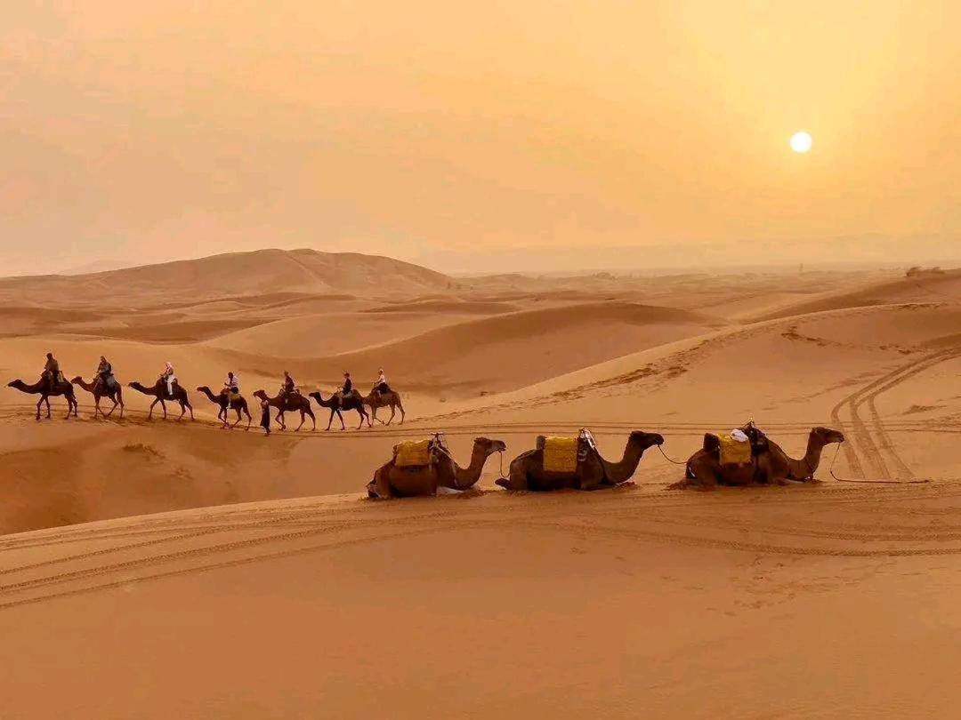 Отель Sahara House Мерзуга Экстерьер фото