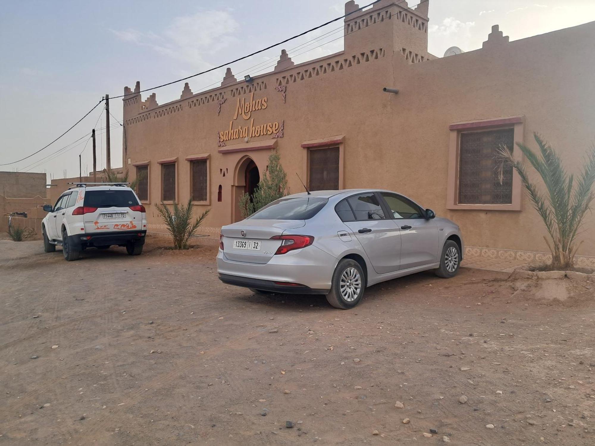 Отель Sahara House Мерзуга Экстерьер фото